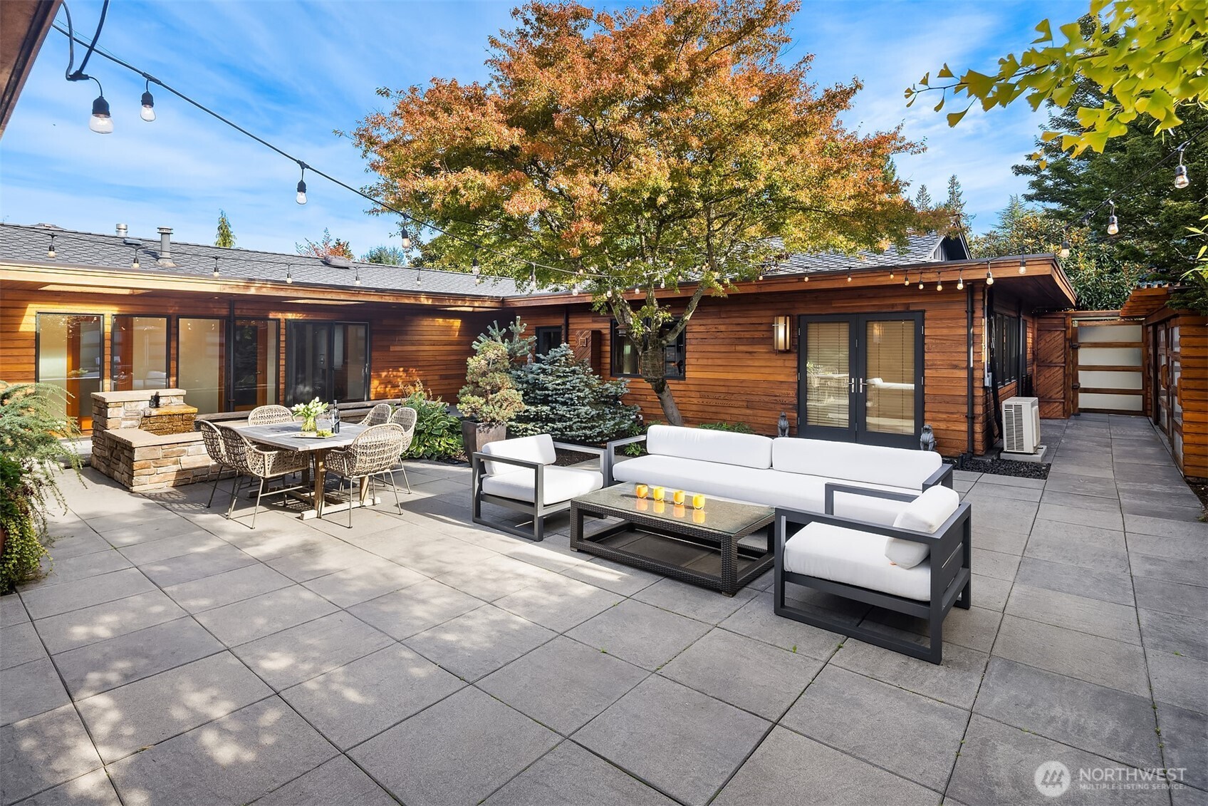 3033 Fairweather Place Hunts Point, WA 98004 - Photo 12 of 36