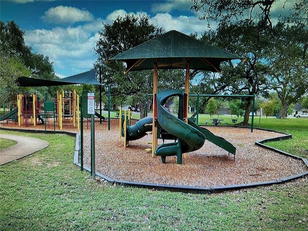 11401 Ohmfield Court Austin, TX 78739 - Photo 37 of 40 Circle C HOA playscape.