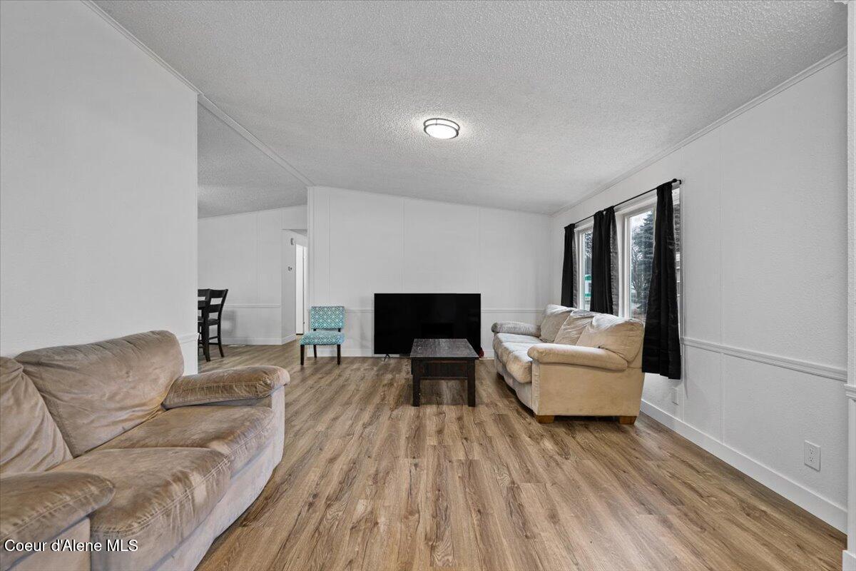 10600 North Benoit Street Hayden, ID 83835 - Photo 7 of 42 06-Living Room