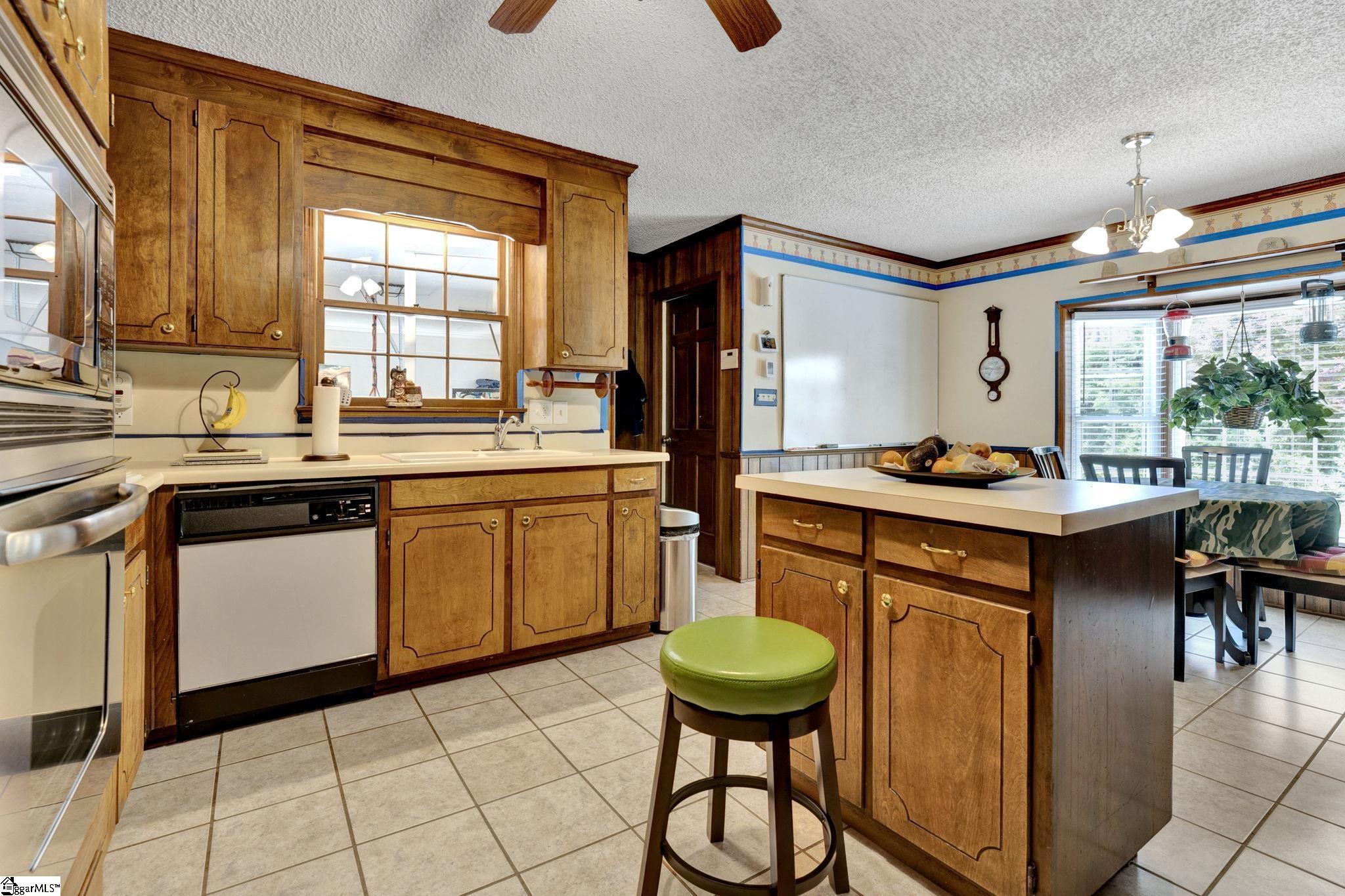 62 Nottingham Road Clinton, SC 29325 - Photo 5 of 36 Gallery Image 5