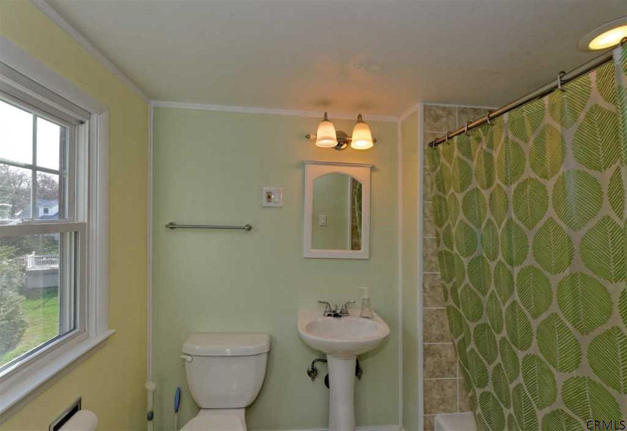 16 Willowbrook Road Schenectady, NY 12302 - Photo 15 of 24 Photo 15