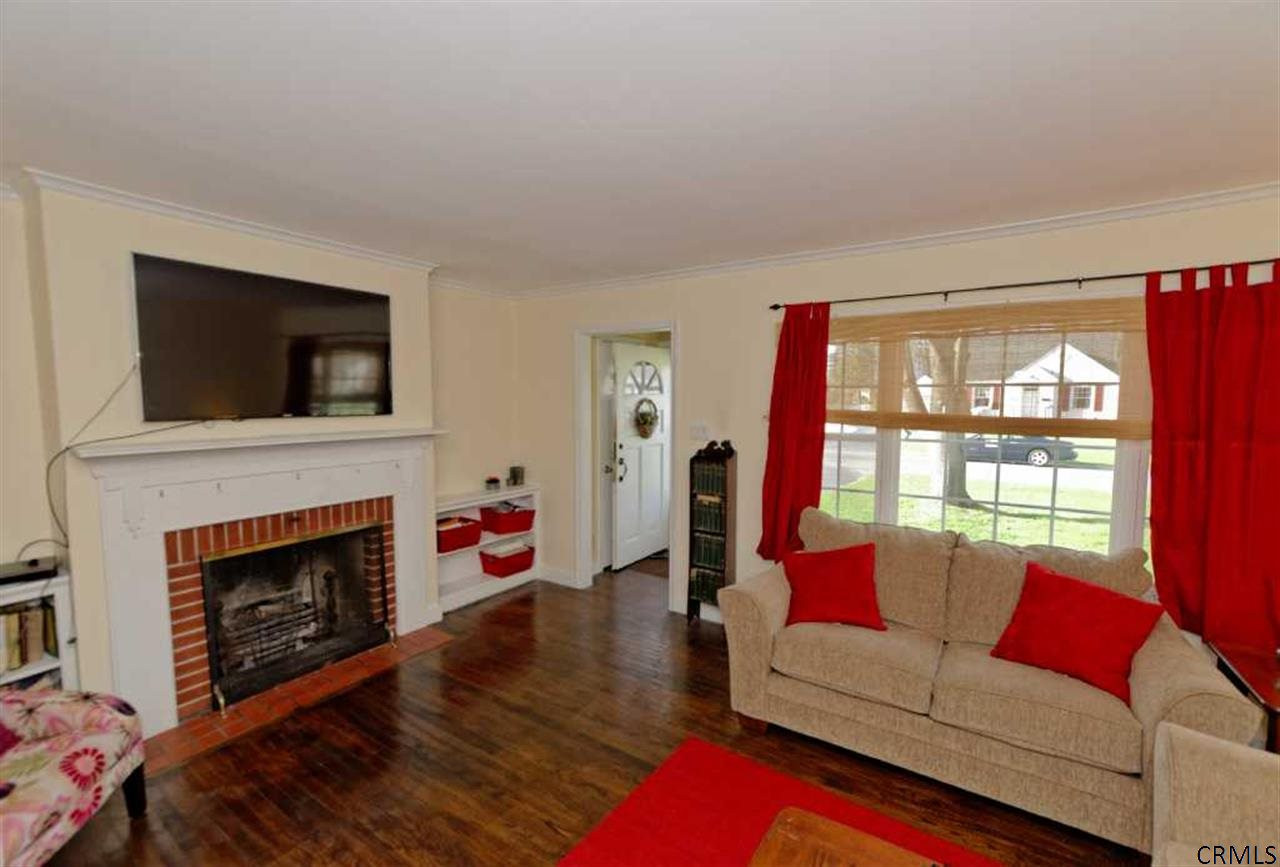 16 Willowbrook Road Schenectady, NY 12302 - Photo 2 of 24 Photo 2
