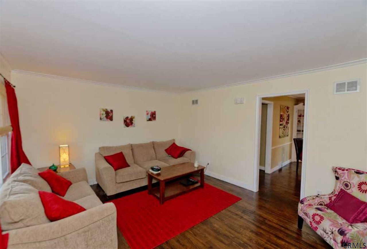 16 Willowbrook Road Schenectady, NY 12302 - Photo 4 of 24 Photo 4