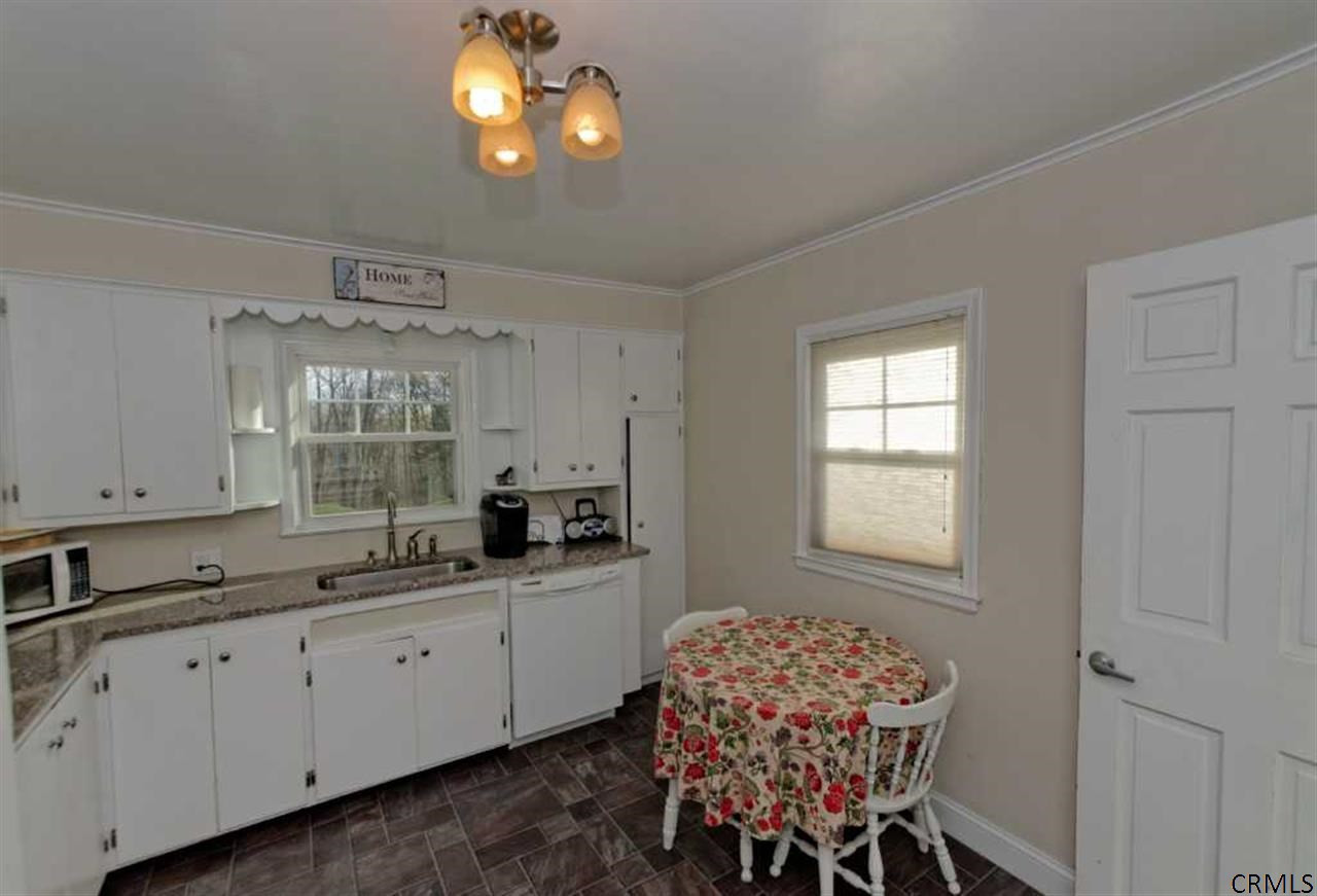 16 Willowbrook Road Schenectady, NY 12302 - Photo 9 of 24 Photo 9