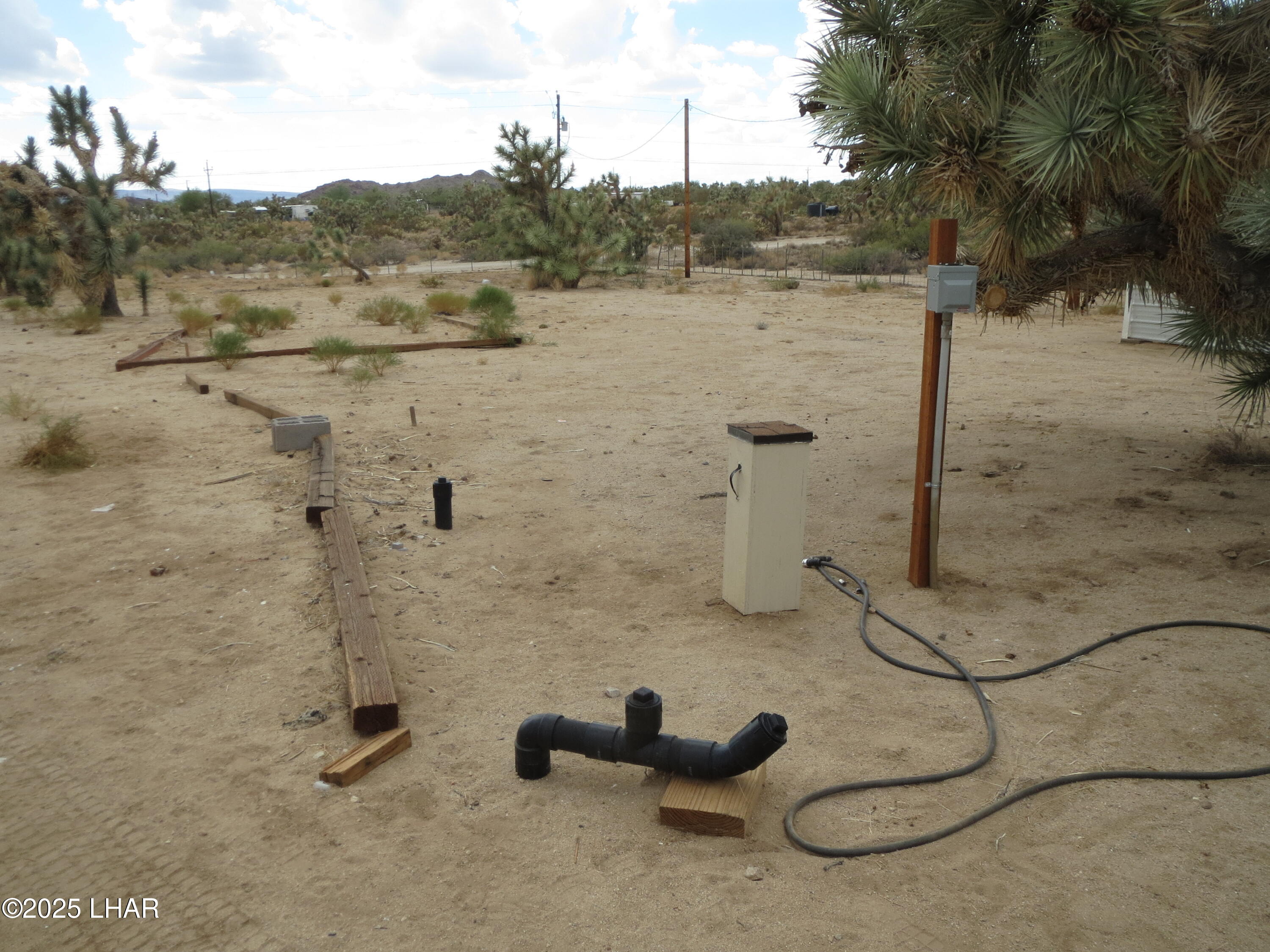 11964 Nolan Road Yucca, AZ 86438 - Photo 5 of 29 Two RV Hook up stations