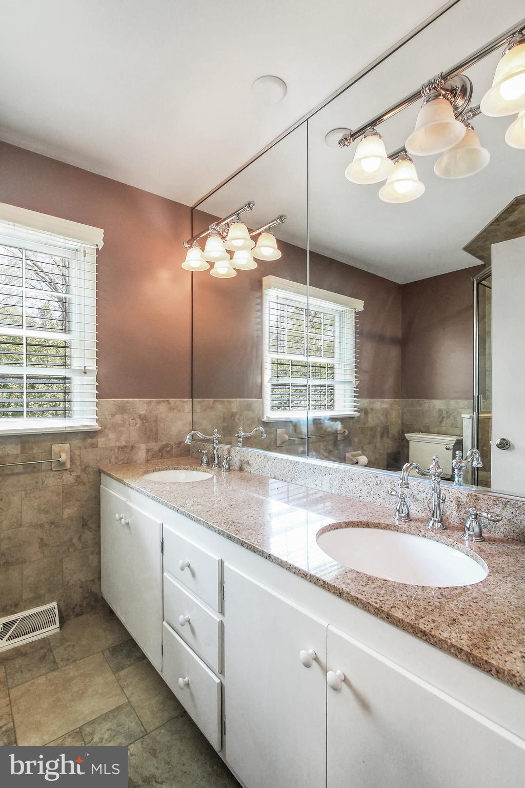 65 Cardinal Road Reading, PA 19610 - Photo 21 of 31 Full Bath 2