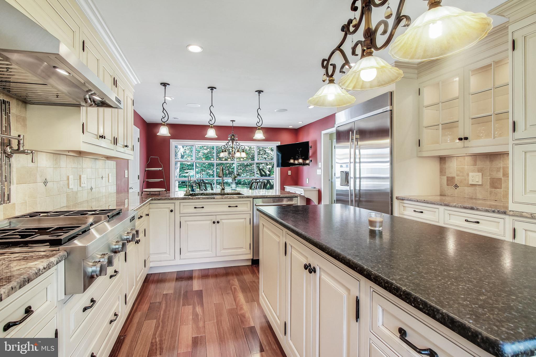 65 Cardinal Road Reading, PA 19610 - Photo 8 of 31 Kitchen