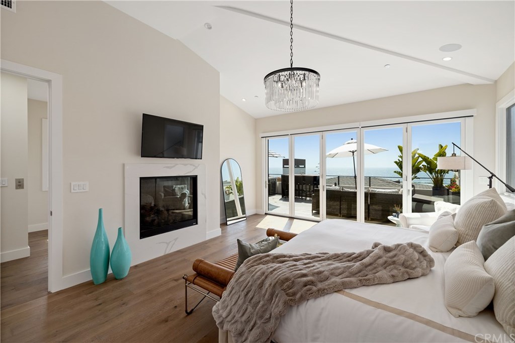 3808 The Strand Manhattan Beach, CA 90266 - Photo 43 of 67 Master bathroom flooded with natural light, high ceilings and forever ocean views.