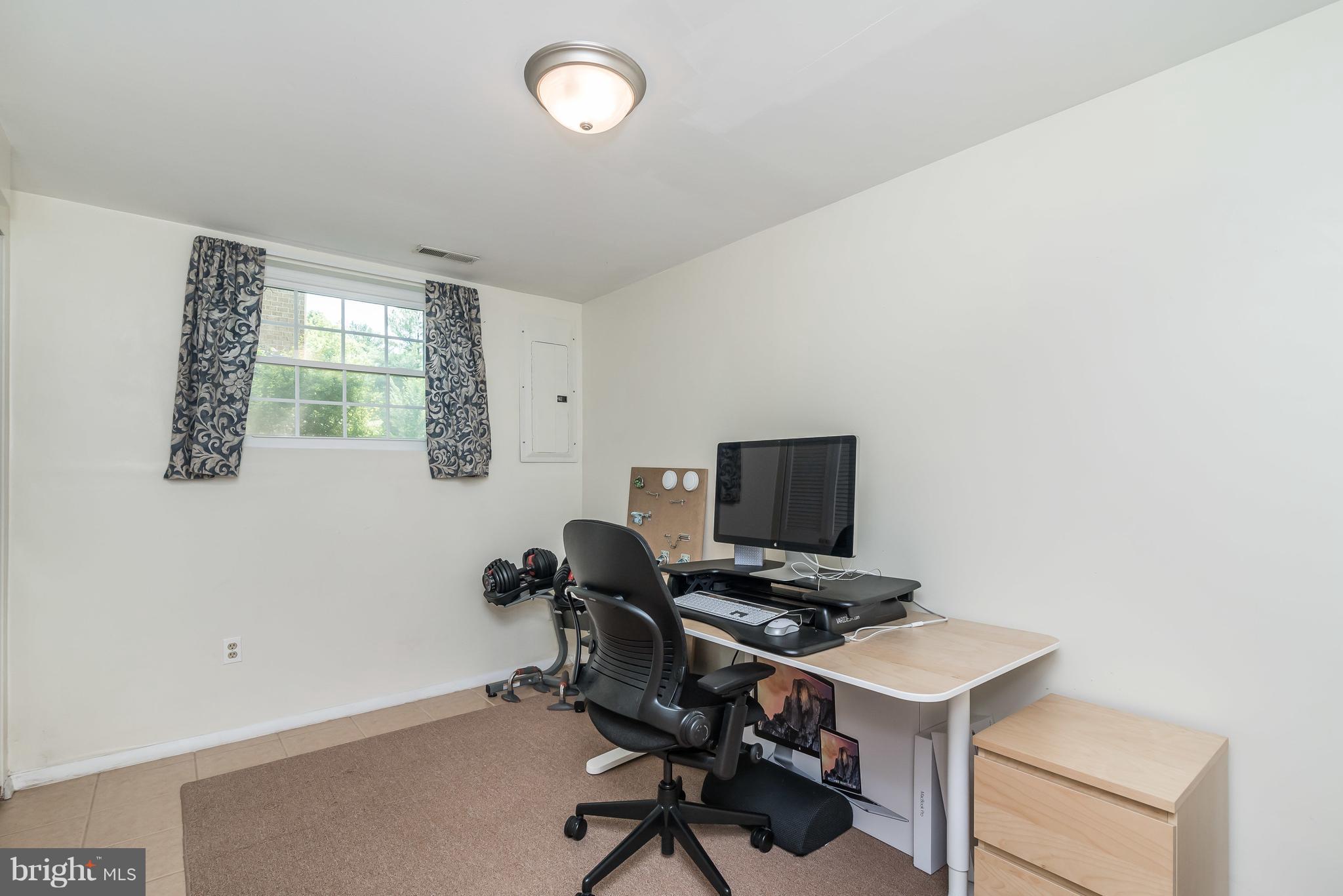 9724 Early Spring Way Columbia, MD 21046 - Photo 20 of 30 Bedroom/ Den/ Office