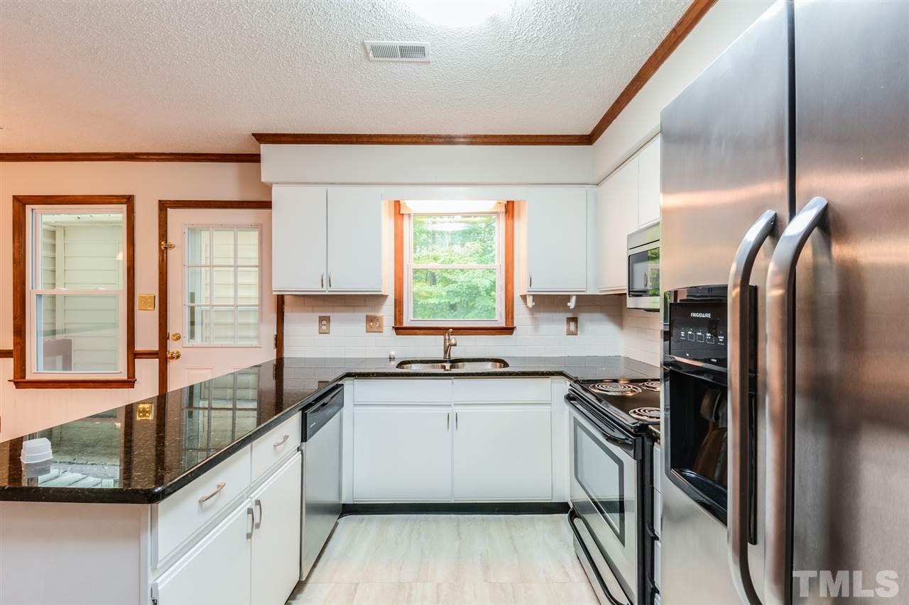 5582 Hamstead Crossing Raleigh, NC 27612 - Photo 3 of 13 Gallery Image 3
