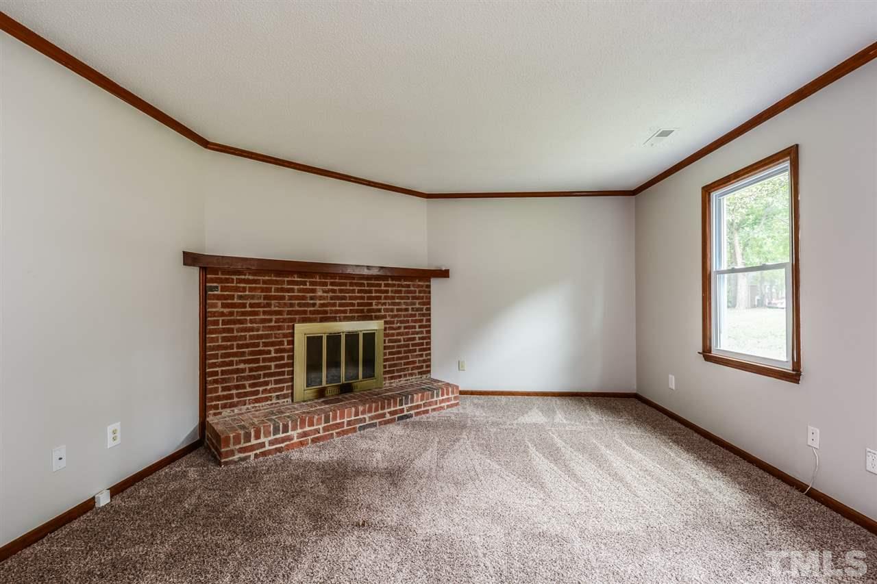 5582 Hamstead Crossing Raleigh, NC 27612 - Photo 5 of 13 Gallery Image 5