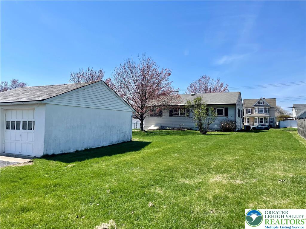 283 Broad Street Bath, PA 18014 - Photo 8 of 36