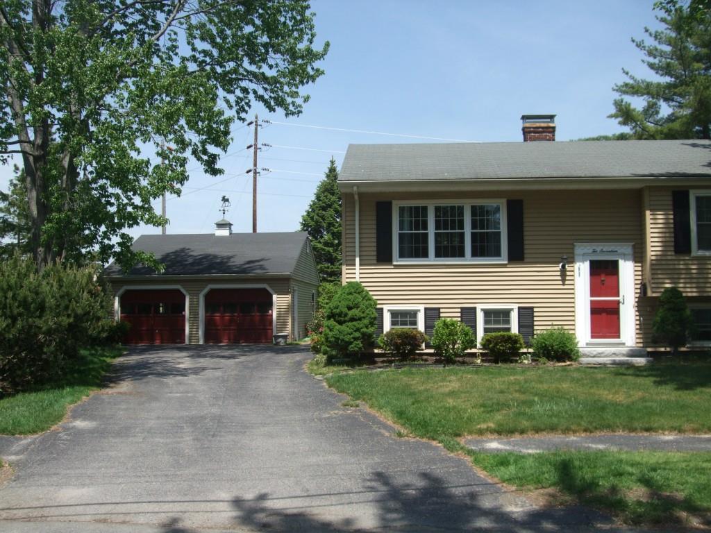 217 Pinecrest Road Portland, ME 04102 - Photo 2 of 28 Photo