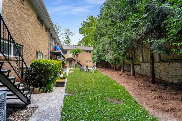 $289,000 | 148 Waverly Way Northeast, Unit 6, Atlanta, GA 30307