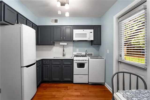 $289,000 | 148 Waverly Way Northeast, Unit 6, Atlanta, GA 30307