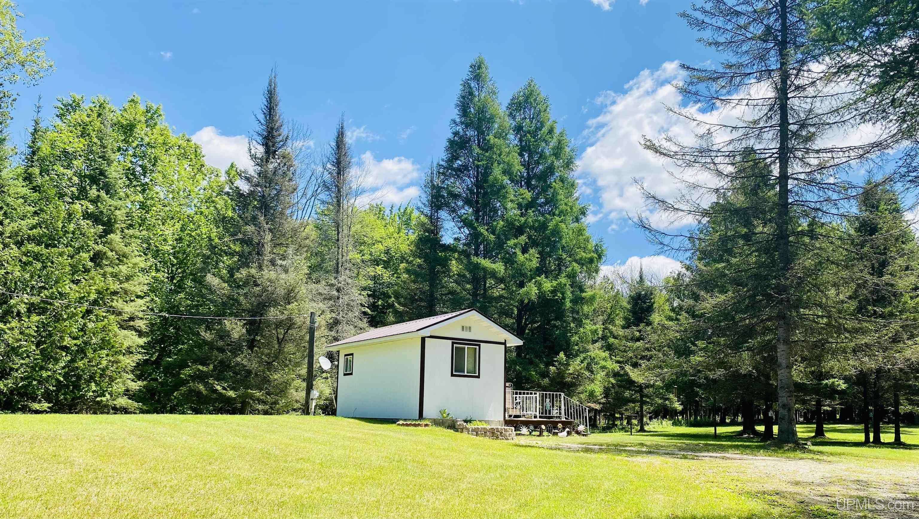 6960 G 75 Escanaba, MI 49829 - Photo 1 of 10