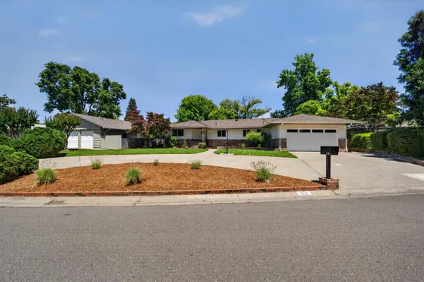 $1,290,000 | 812 Columbia Drive, Sacramento, CA 95864