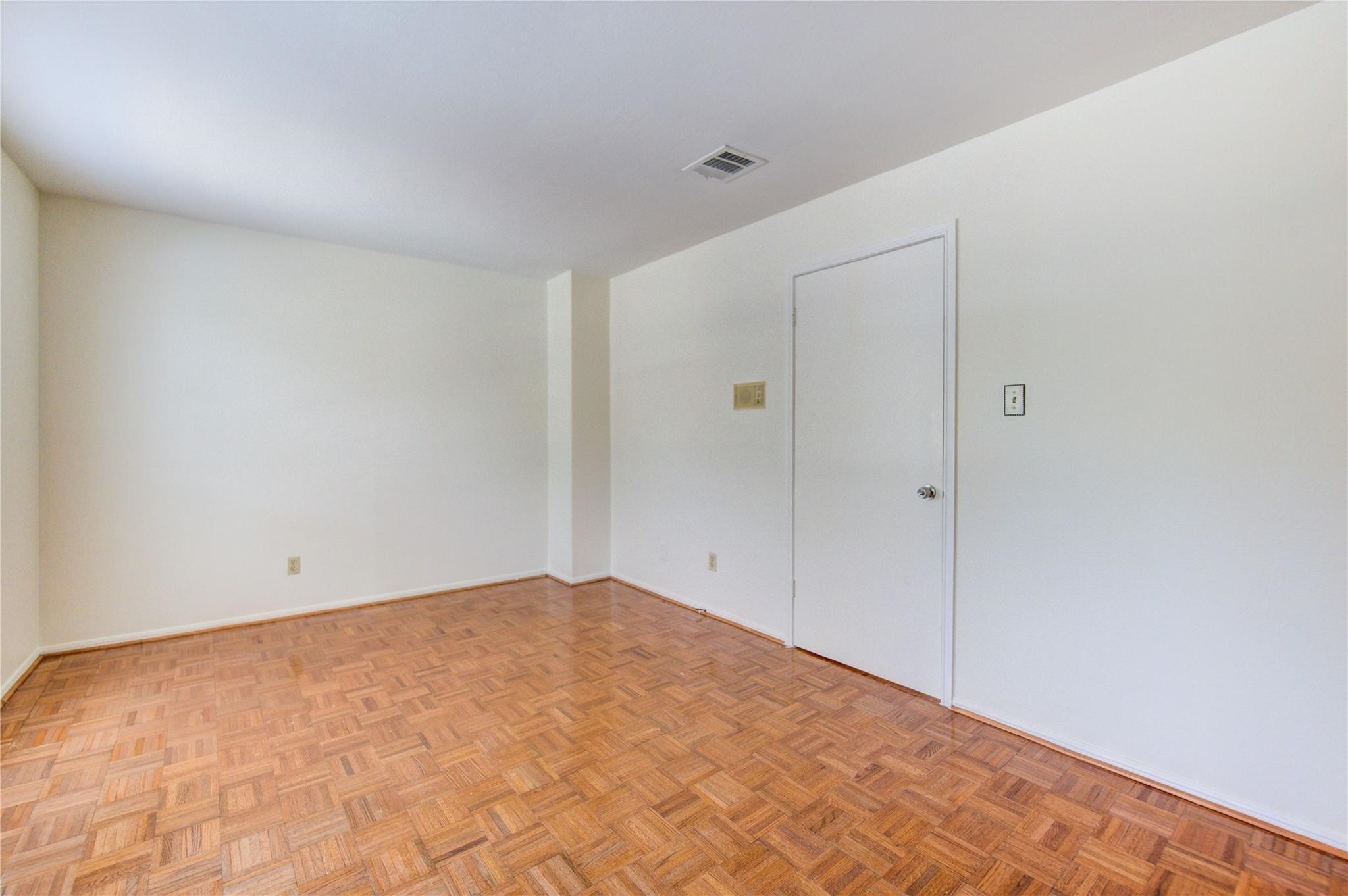 14633 Perthshire Road Houston, TX 77079 - Photo 23 of 48
