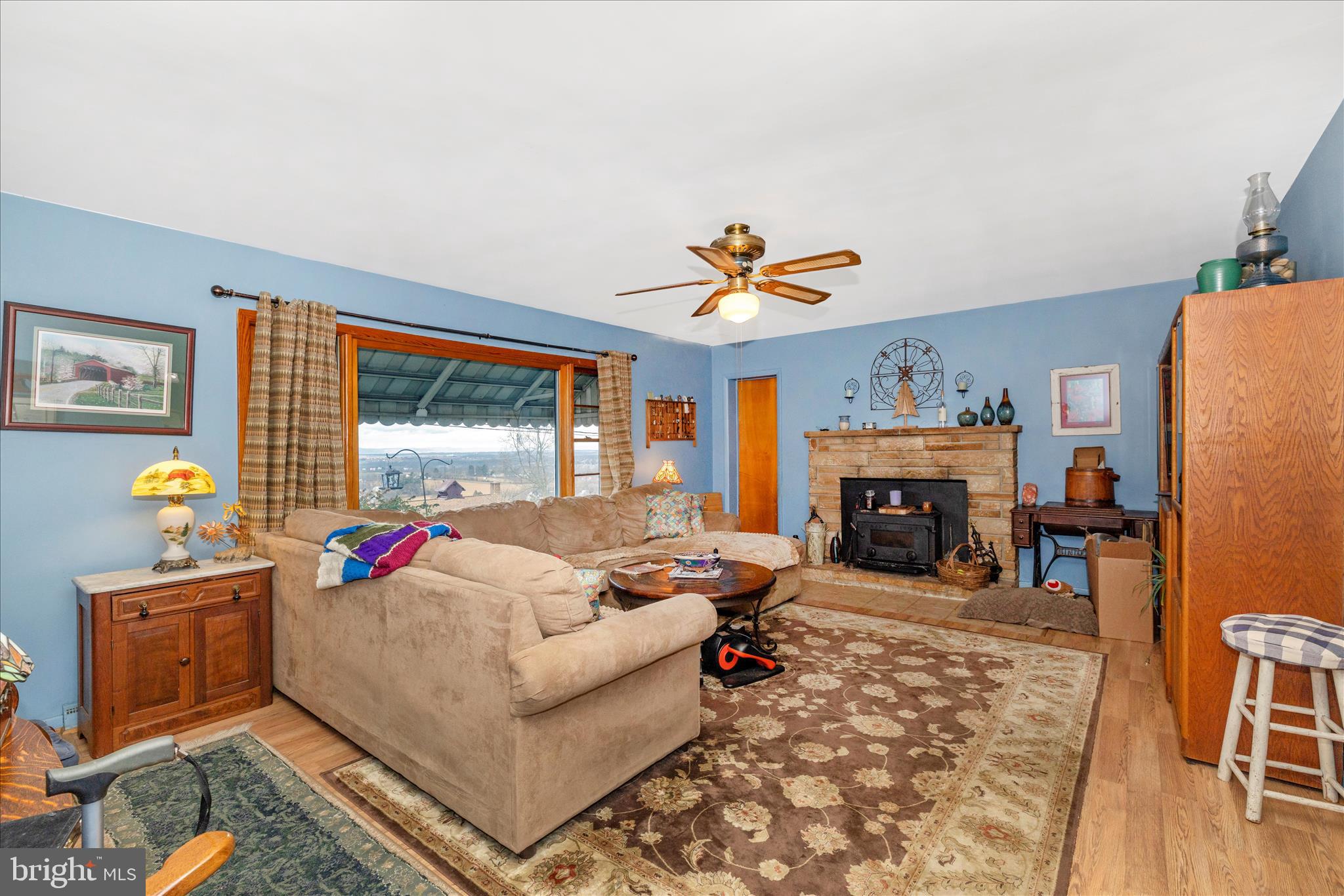 6111 Clevelandtown Road Boonsboro, MD 21713 - Photo 4 of 51 Living Room