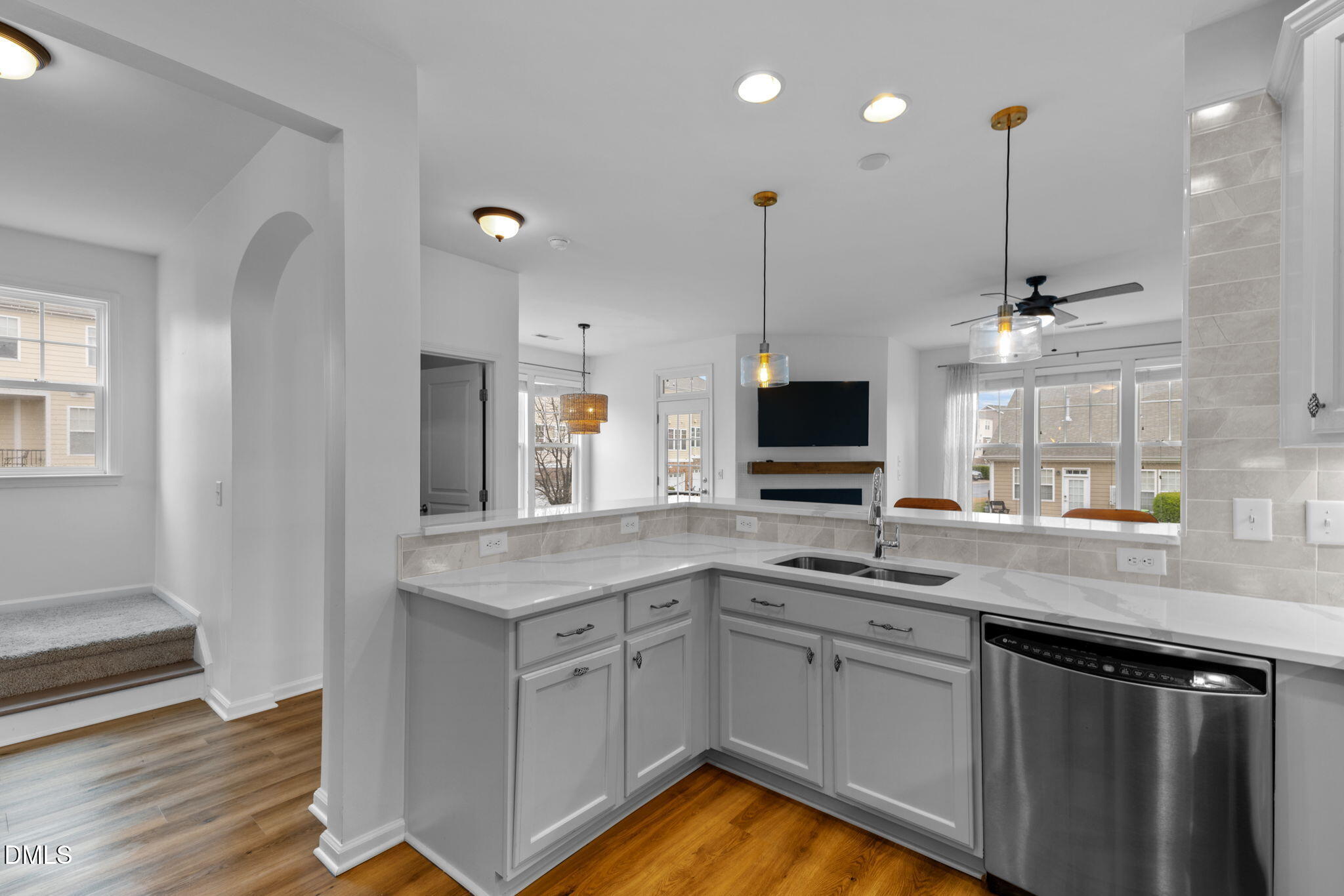 10122 Glen Autumn Road Raleigh, NC 27617 - Photo 12 of 32 11-web-or-mls-5Z8A9642