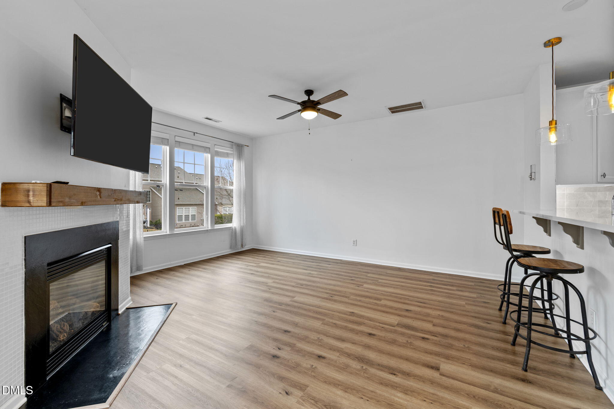 10122 Glen Autumn Road Raleigh, NC 27617 - Photo 16 of 32 17-web-or-mls-5Z8A9660