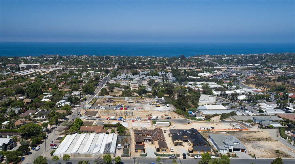 668 Sea Ridge Court Encinitas, CA 92024 - Photo 4 of 10