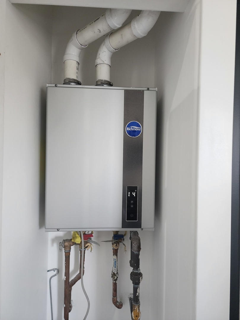 243 West Swann Street, Unit 2 Chicago, IL 60609 - Photo 8 of 10 a close view of shoes