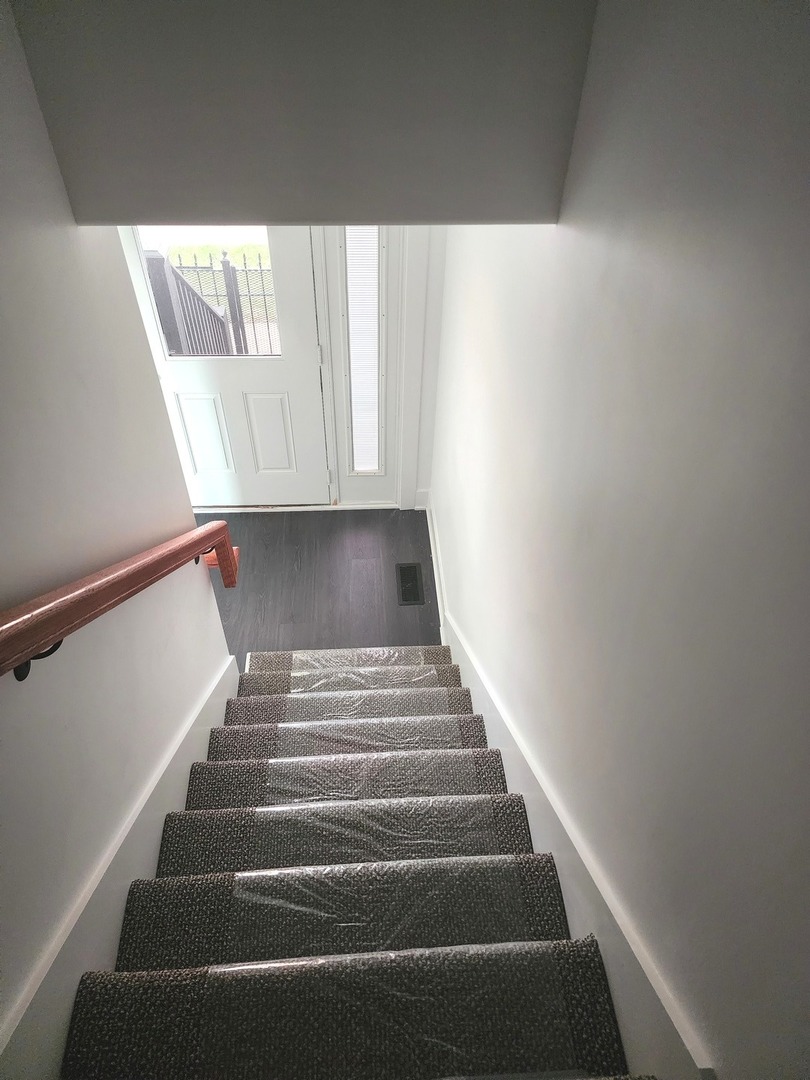 243 West Swann Street, Unit 2 Chicago, IL 60609 - Photo 9 of 10 a view of entryway