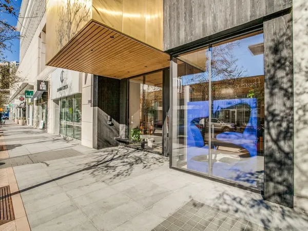 $7,400 | 2408 Victory Park Lane, Unit 737, Dallas, TX 75219