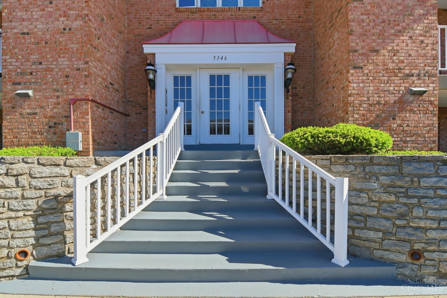 5346 Werk Road, Unit D12 Cincinnati, OH 45248 - Photo 3 of 33