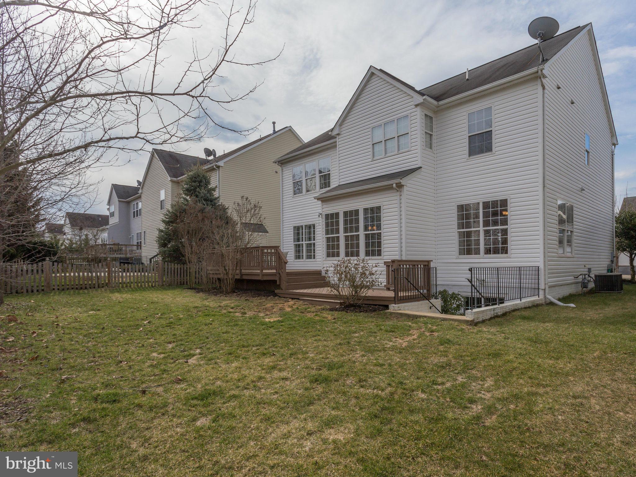 43074 Lake Ridge Place Leesburg, VA 20176 - Photo 28 of 30 Exterior (Rear)