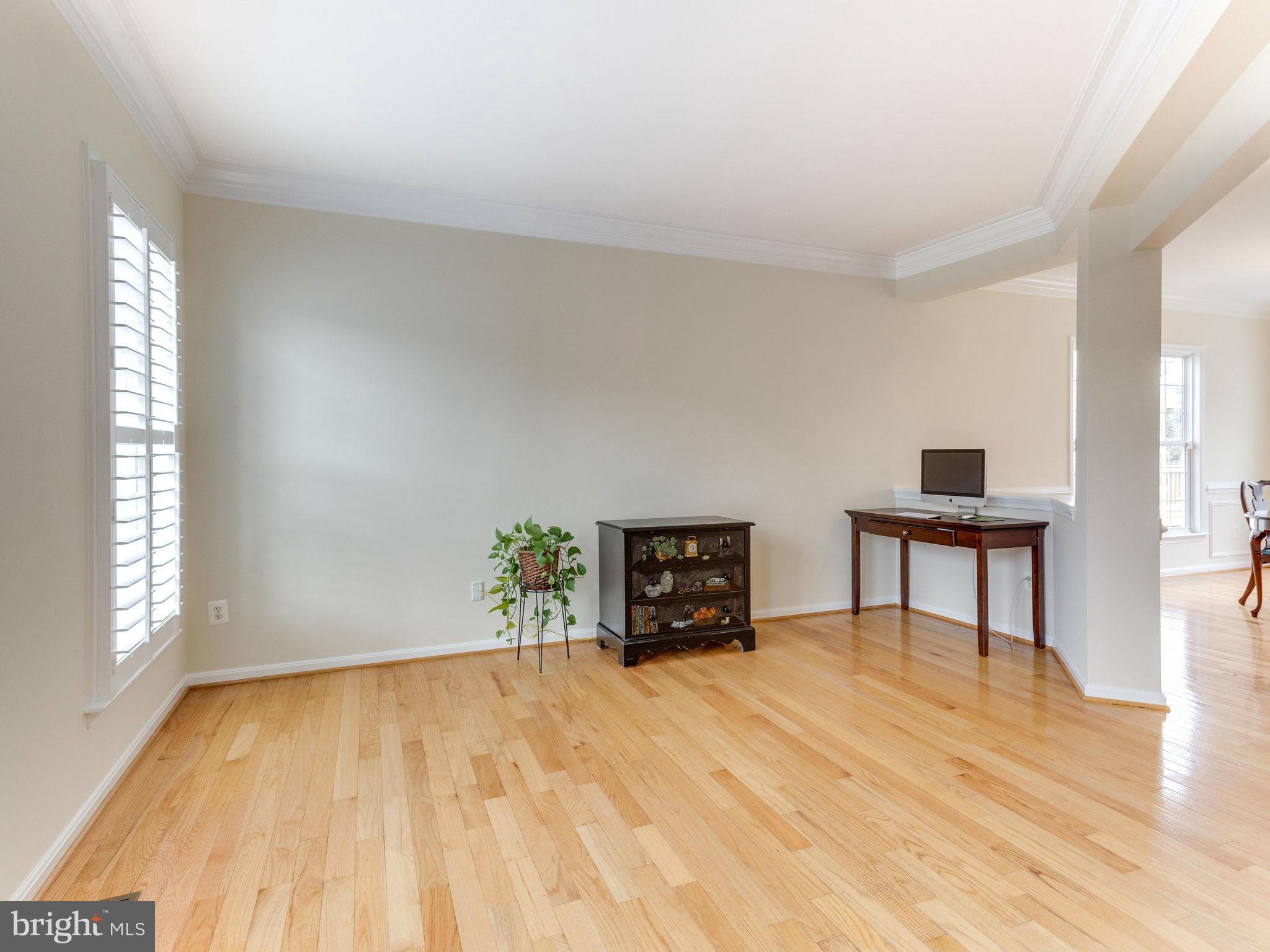 43074 Lake Ridge Place Leesburg, VA 20176 - Photo 4 of 30 Living Room
