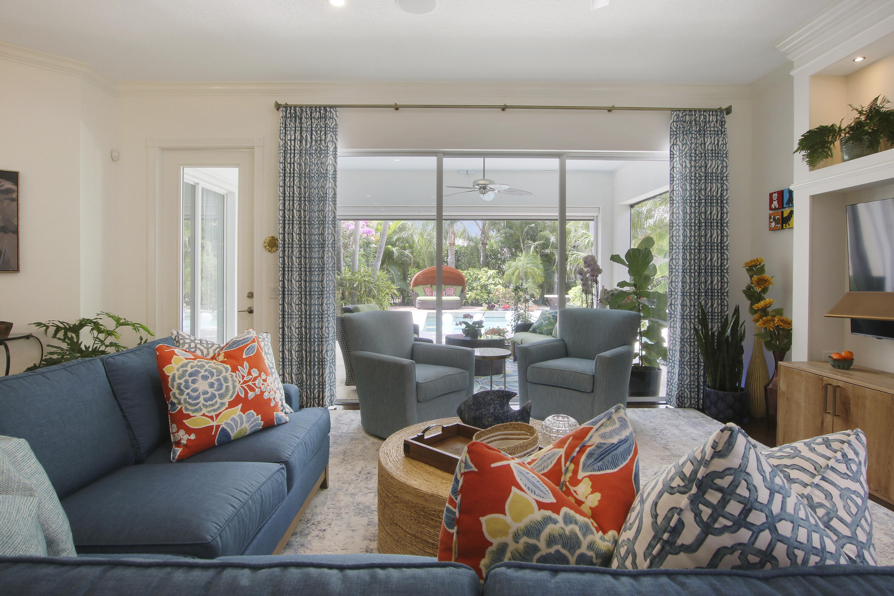 136 Florence Drive Jupiter, FL 33458 - Photo 11 of 51 Happy & Sunny Living Space