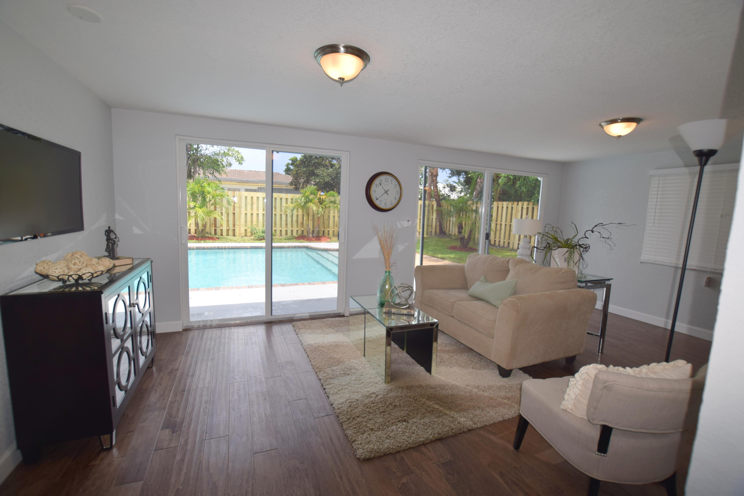 942 Southwest 12th Avenue Boca Raton, FL 33486 - Photo 5 of 22 FAMILY ROOM