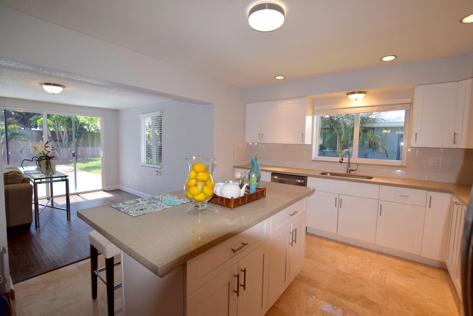 942 Southwest 12th Avenue Boca Raton, FL 33486 - Photo 10 of 22 KITCHEN