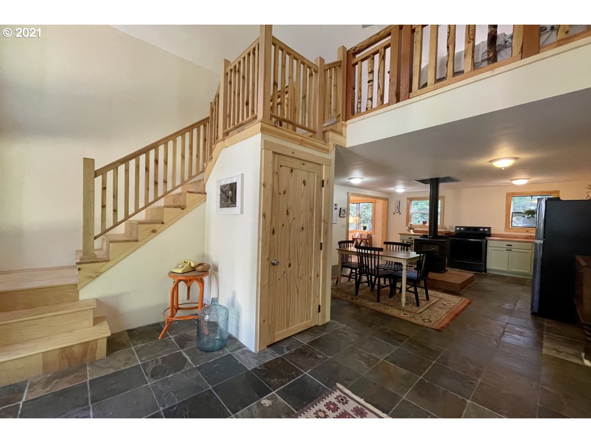 25571 East Pinner Road Rhododendron, OR 97049 - Photo 6 of 21 Gallery Image 6