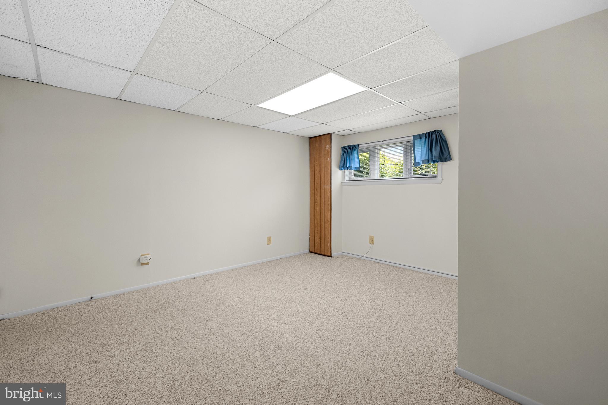 15007 Carlbern Drive Centreville, VA 20120 - Photo 40 of 47 a view of an empty room