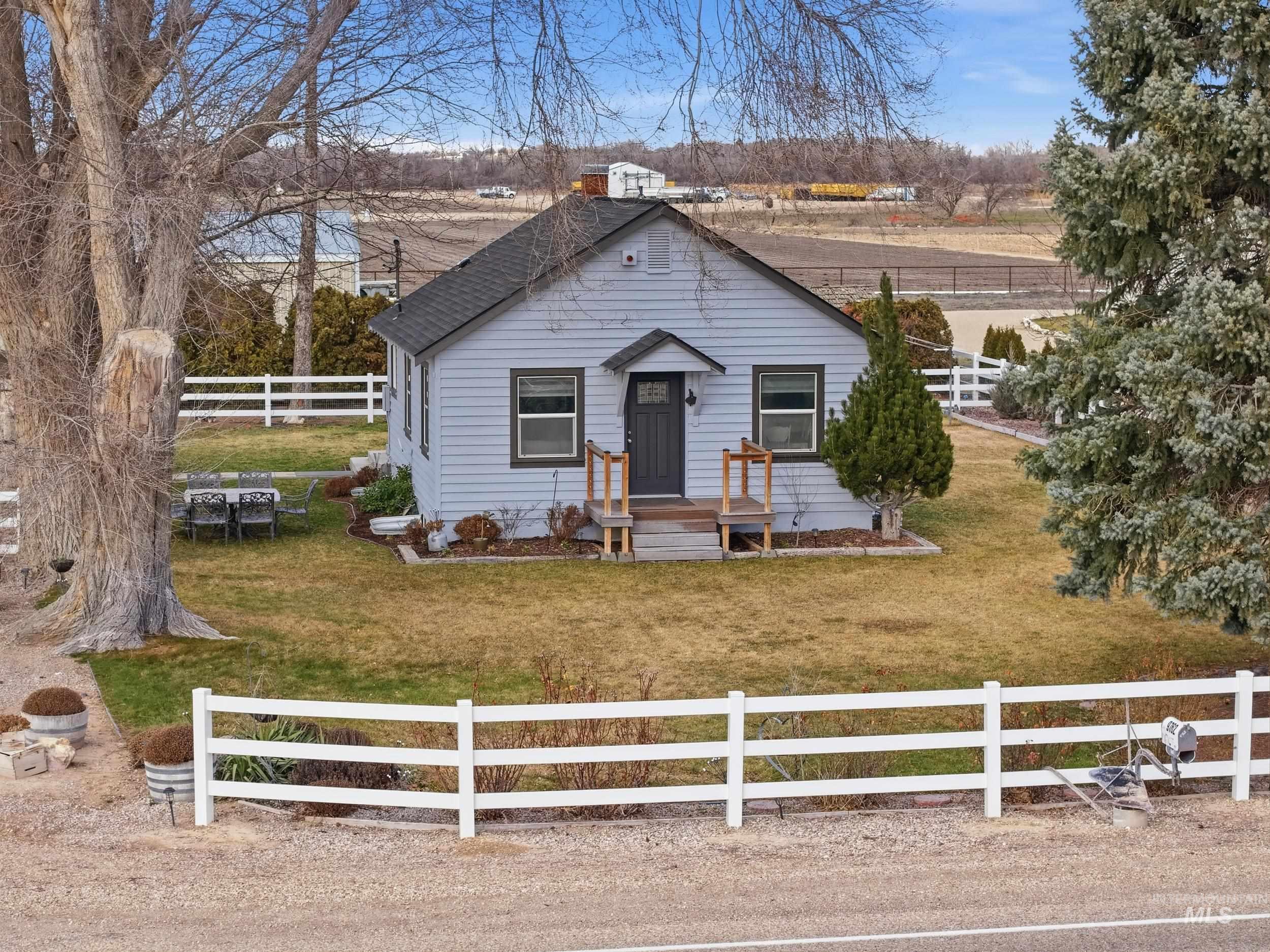 9762 Deer Flat Road Nampa, ID 83686 - Photo 18 of 24 View of bungalow