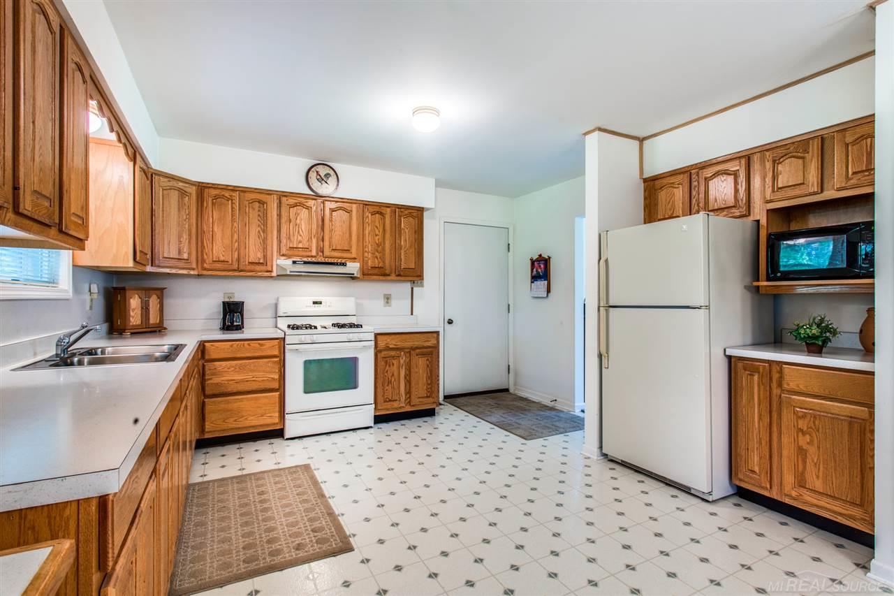 5172 8th Road Croswell, MI 48422 - Photo 14 of 40 Spacious Kitchen