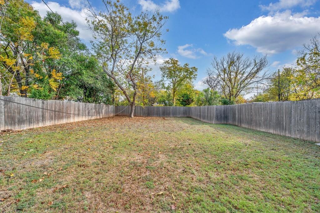 2612 Fort Avenue Waco, TX 76707 - Photo 38 of 40 a view of outdoor space and yard