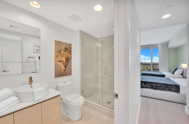 $3,215,000 | Gateway East, Hallandale Beach, FL 33009