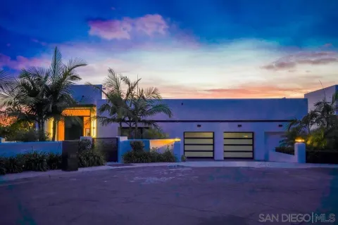 $15,950,000 | 8308 Calle Del Cielo, La Jolla, CA 92037