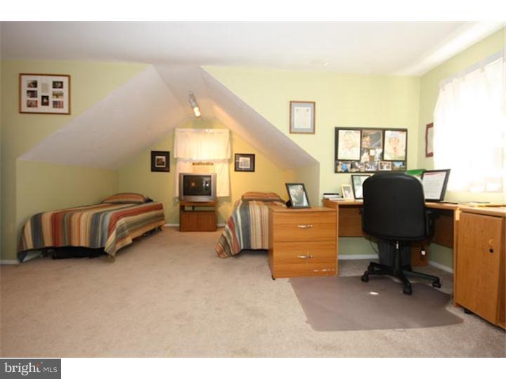 97 Taunton Road Medford, NJ 08055 - Photo 13 of 18 Gallery Image 13