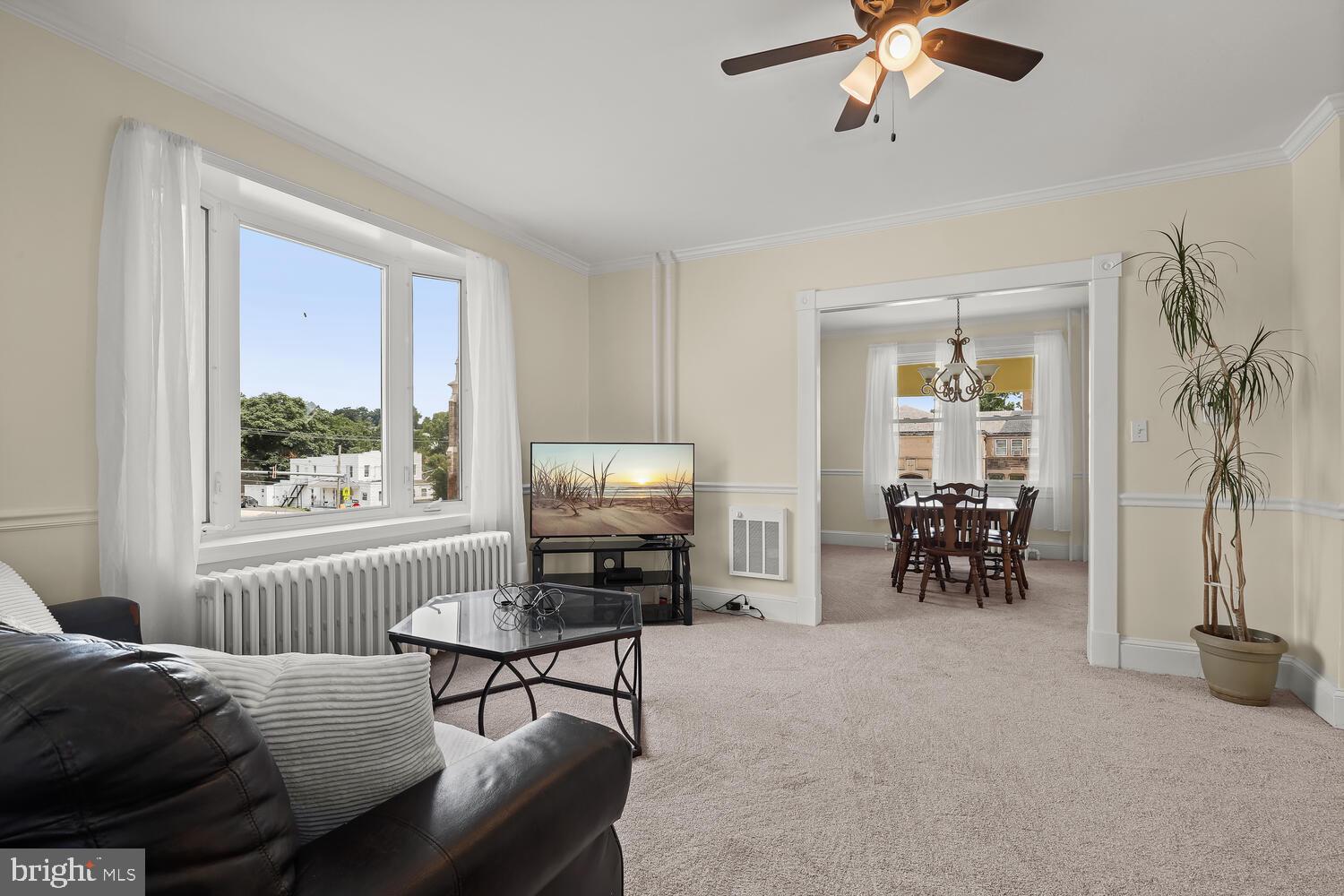 3 Willow Avenue Baltimore, MD 21206 - Photo 14 of 41 Living Room