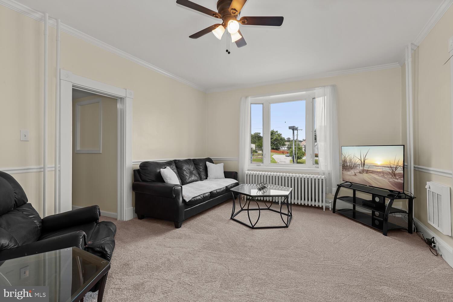 3 Willow Avenue Baltimore, MD 21206 - Photo 15 of 41 Living Room