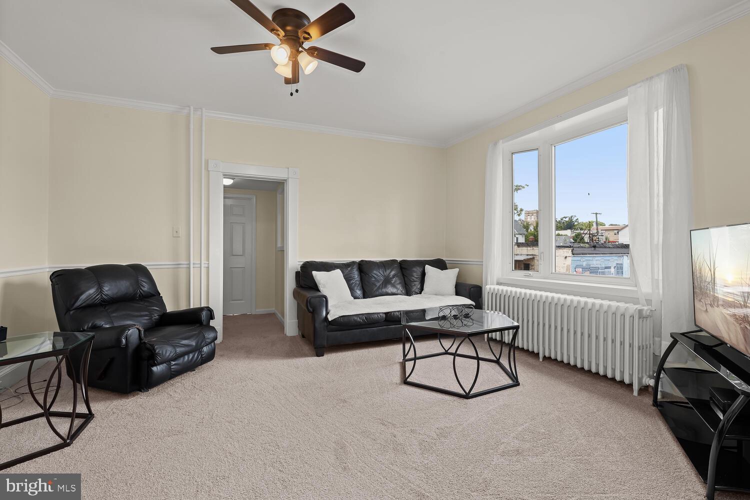 3 Willow Avenue Baltimore, MD 21206 - Photo 16 of 41 Living Room