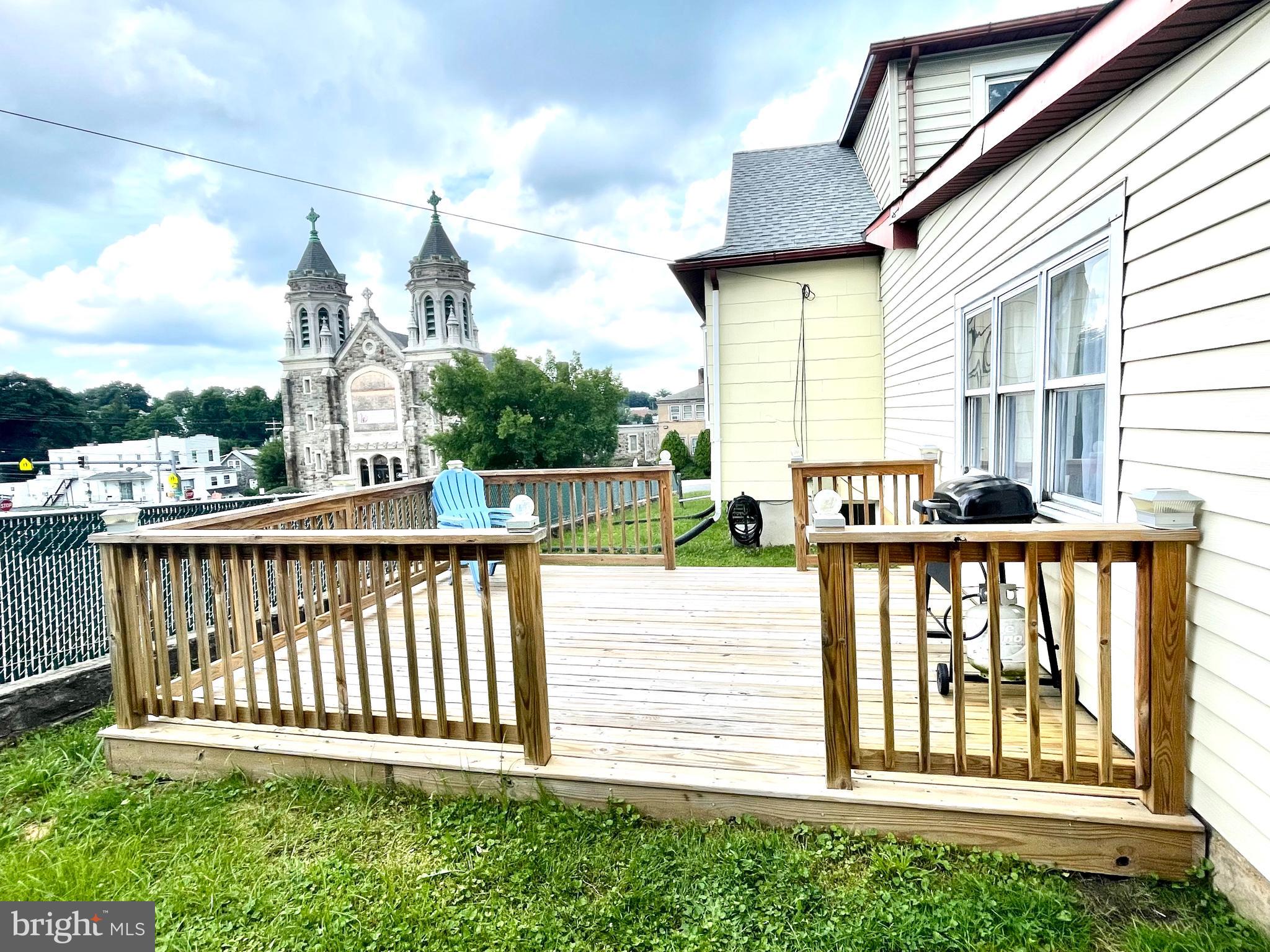 3 Willow Avenue Baltimore, MD 21206 - Photo 34 of 41 Side Deck