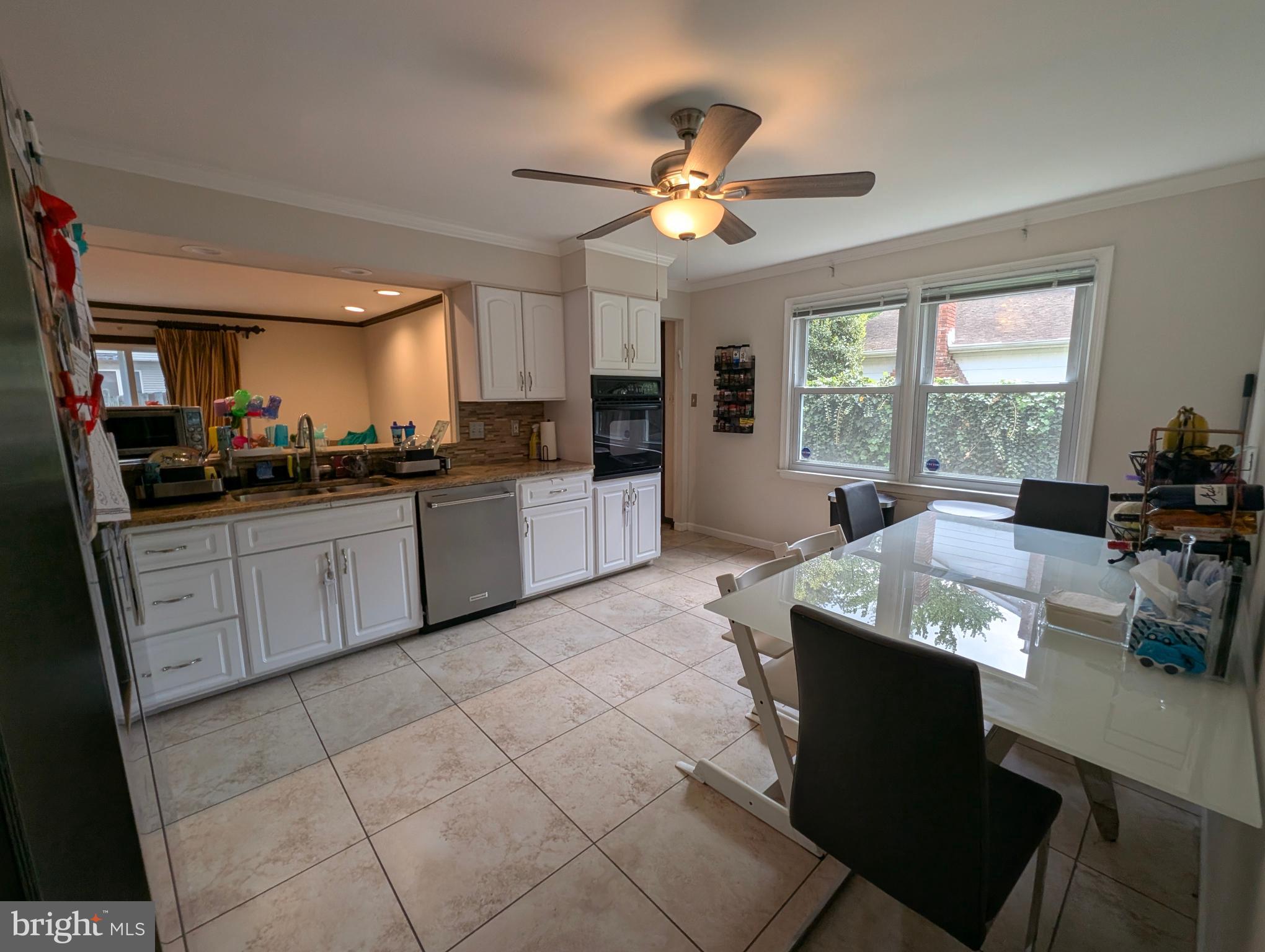 419 Kennebec Road Cherry Hill, NJ 08002 - Photo 10 of 35 Spacious eat in Kitchen