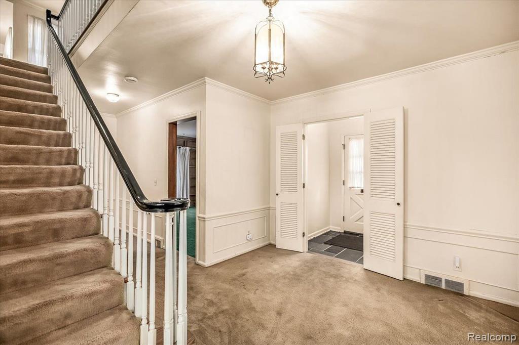 125 Stephens Road Grosse Pointe Farms, MI 48236 - Photo 4 of 50