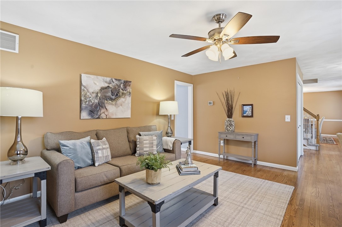 45 Gilbert Stuart Drive Warwick, RI 02818 - Photo 15 of 47